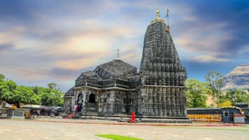 Nashik - Trimbakeshwar -  Saptashrungi - Gondeshwar Tour